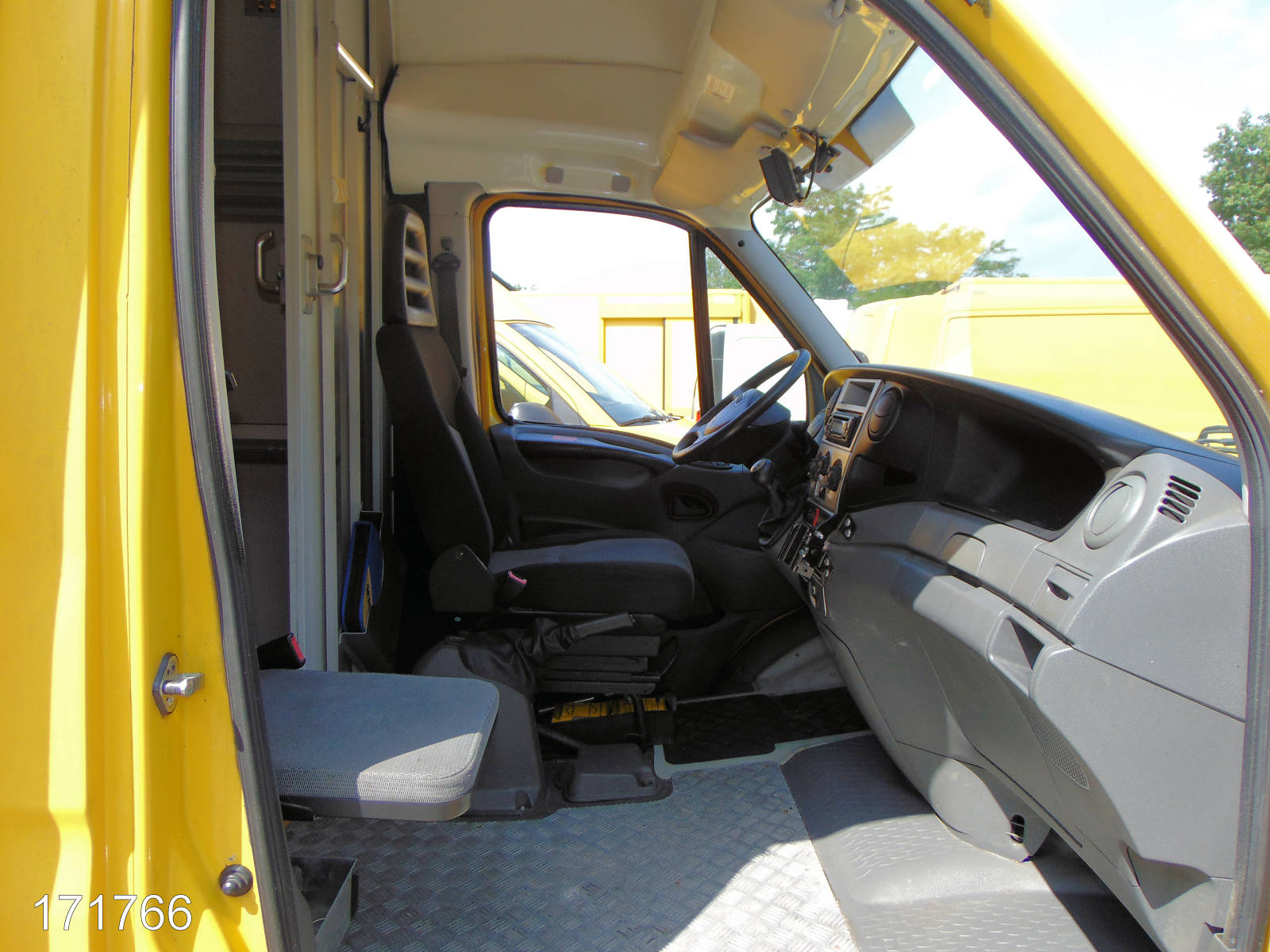 Iveco Daily 35 S 11 A / P Maxi Postkoffer Regalsystem, Interne Nummer: 171766 Bild Nr. 7