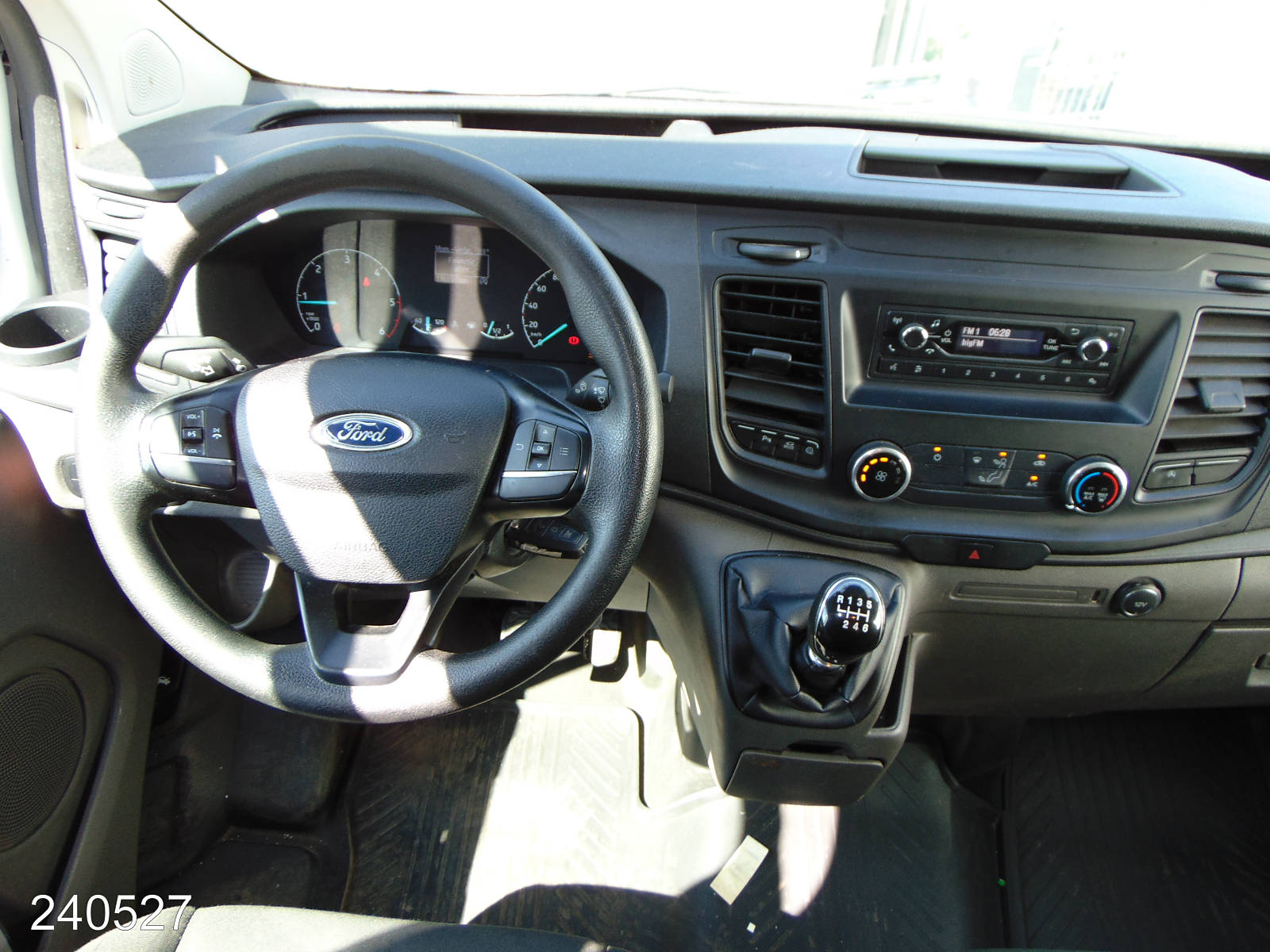 Ford Transit Custom 320 L1 2.0 TDCi Klima, Interne Nummer: 240527 Bild Nr. 4