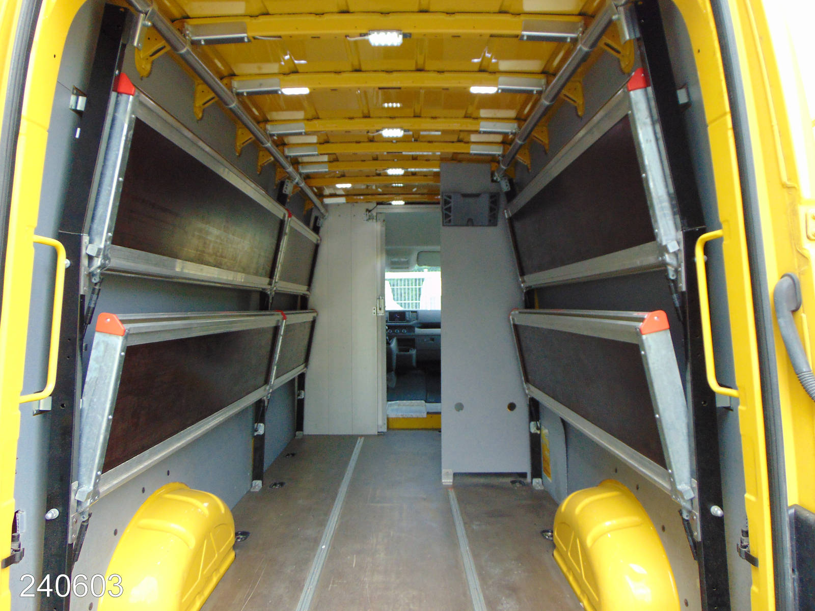 VW Crafter 35 2.0 TDI Maxi Regalsystem-Klima-Kamera, Interne Nummer: 240603 Bild Nr. 9