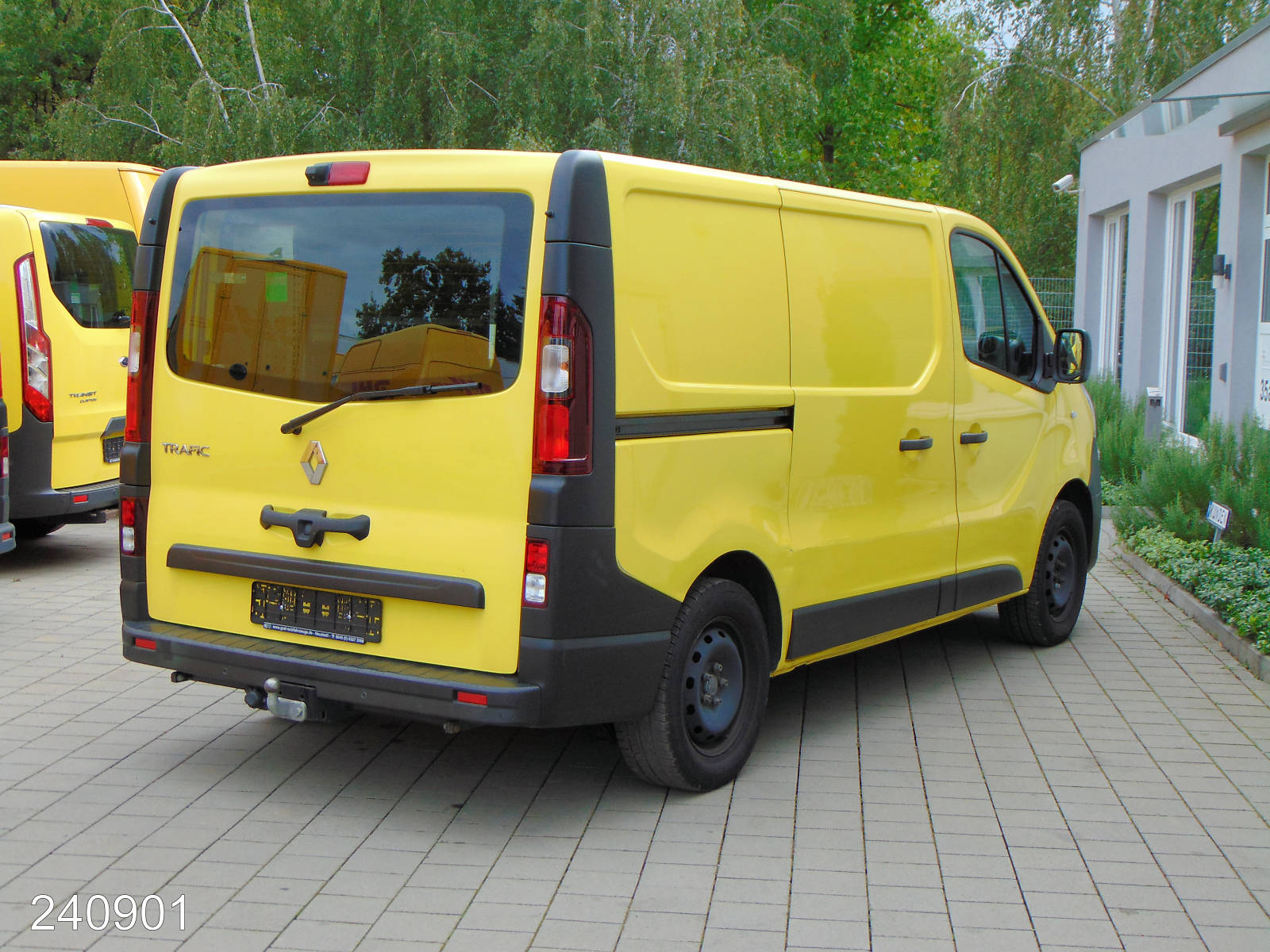 Renault Trafic 2.0 dCi 145 Bott-AHK-Klima-Navi-Kamera, Interne Nummer: 240901 Bild Nr. 2
