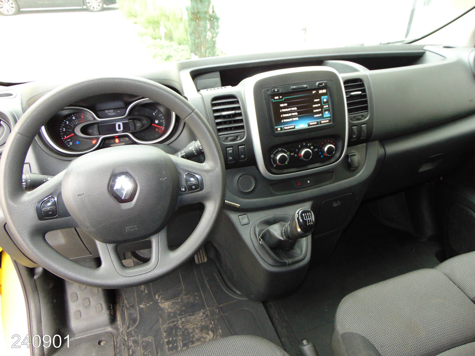 Renault Trafic 2.0 dCi 145 Bott-AHK-Klima-Navi-Kamera, Interne Nummer: 240901 Bild Nr. 4