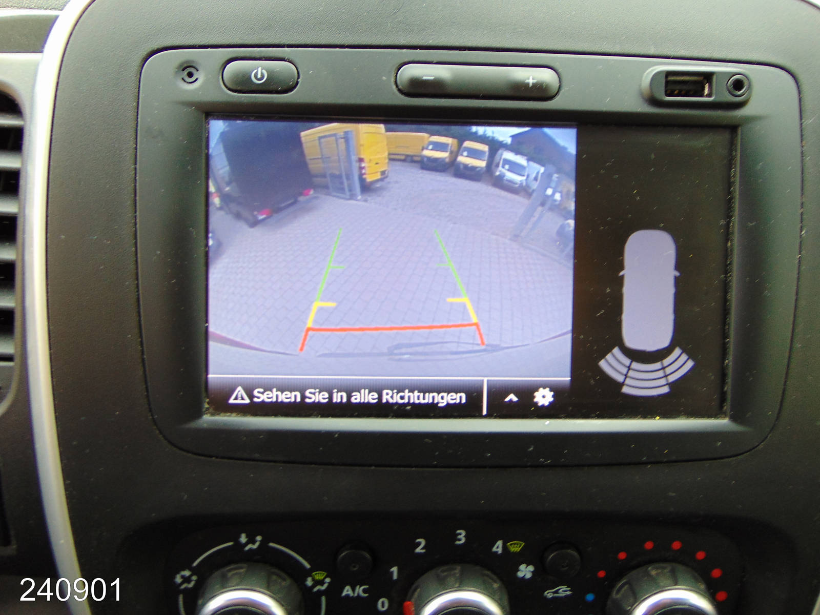 Renault Trafic 2.0 dCi 145 Bott-AHK-Klima-Navi-Kamera, Interne Nummer: 240901 Bild Nr. 7