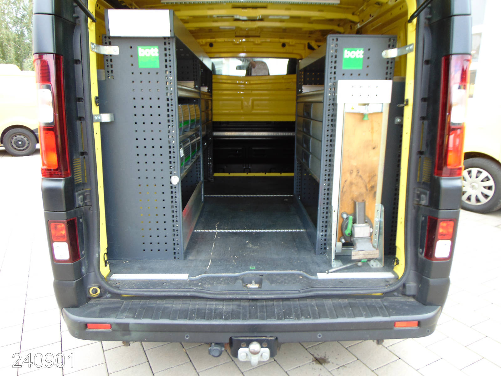Renault Trafic 2.0 dCi 145 Bott-AHK-Klima-Navi-Kamera, Interne Nummer: 240901 Bild Nr. 9