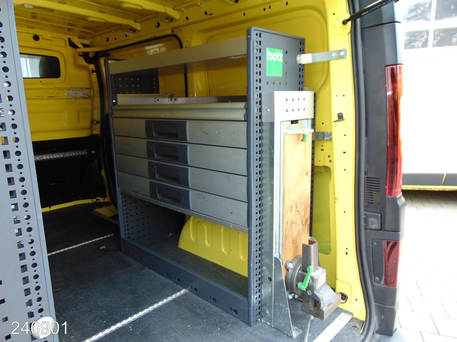 Renault Trafic 2.0 dCi 145 Bott-AHK-Klima-Navi-Kamera, Interne Nummer: 240901 Bild Nr. 10