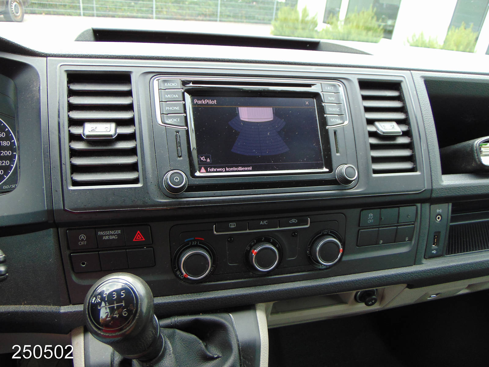 VW T6 Transporter 2.0 TDI 4Motion AHK-Klima-Navi-BOTT, Interne Nummer: 250502 Bild Nr. 6
