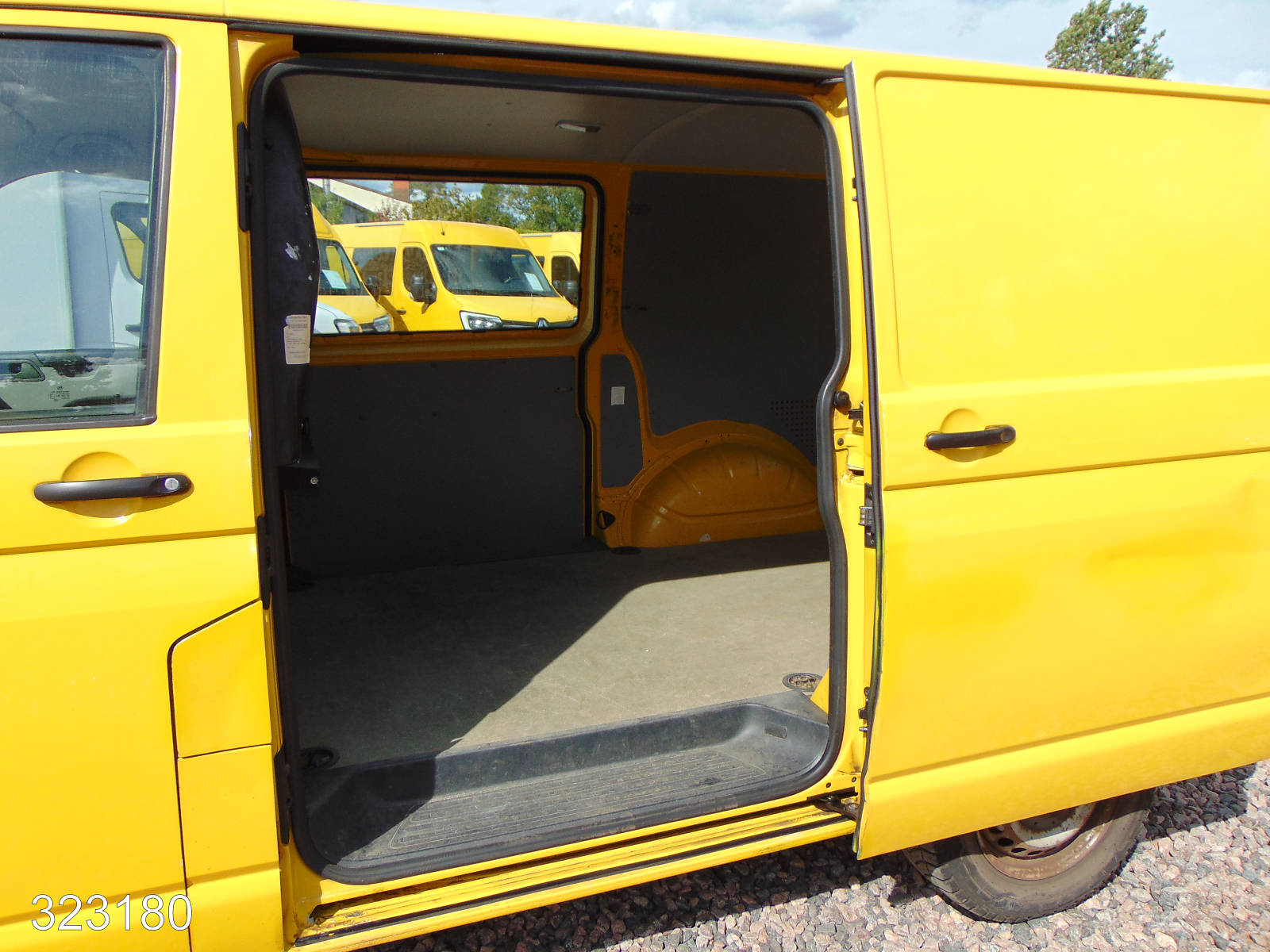 VW T5 Transporter 2.0 TDI 2x Schiebetür-3 Sitzer, Interne Nummer: 323180 Bild Nr. 10