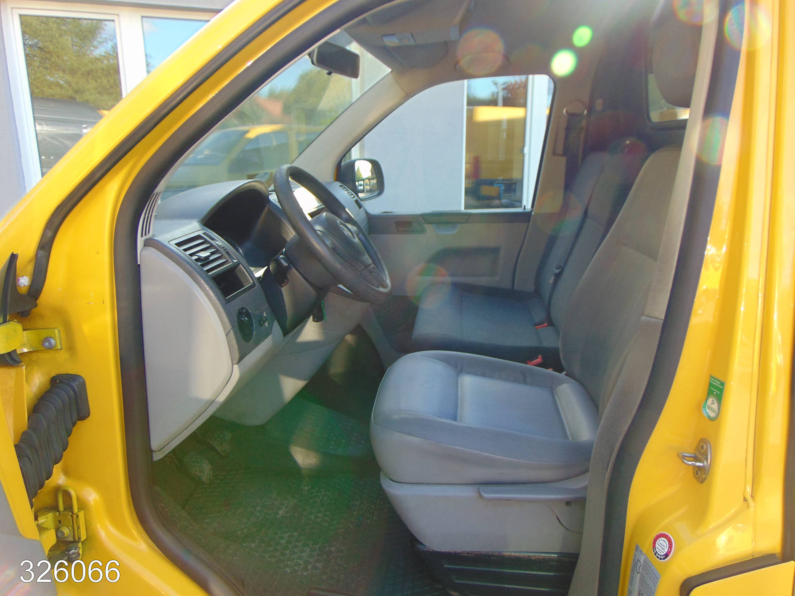 VW T5 Transporter 2.0 TDI 2x Schiebetür-3 Sitzer, Interne Nummer: 326066 Bild Nr. 3