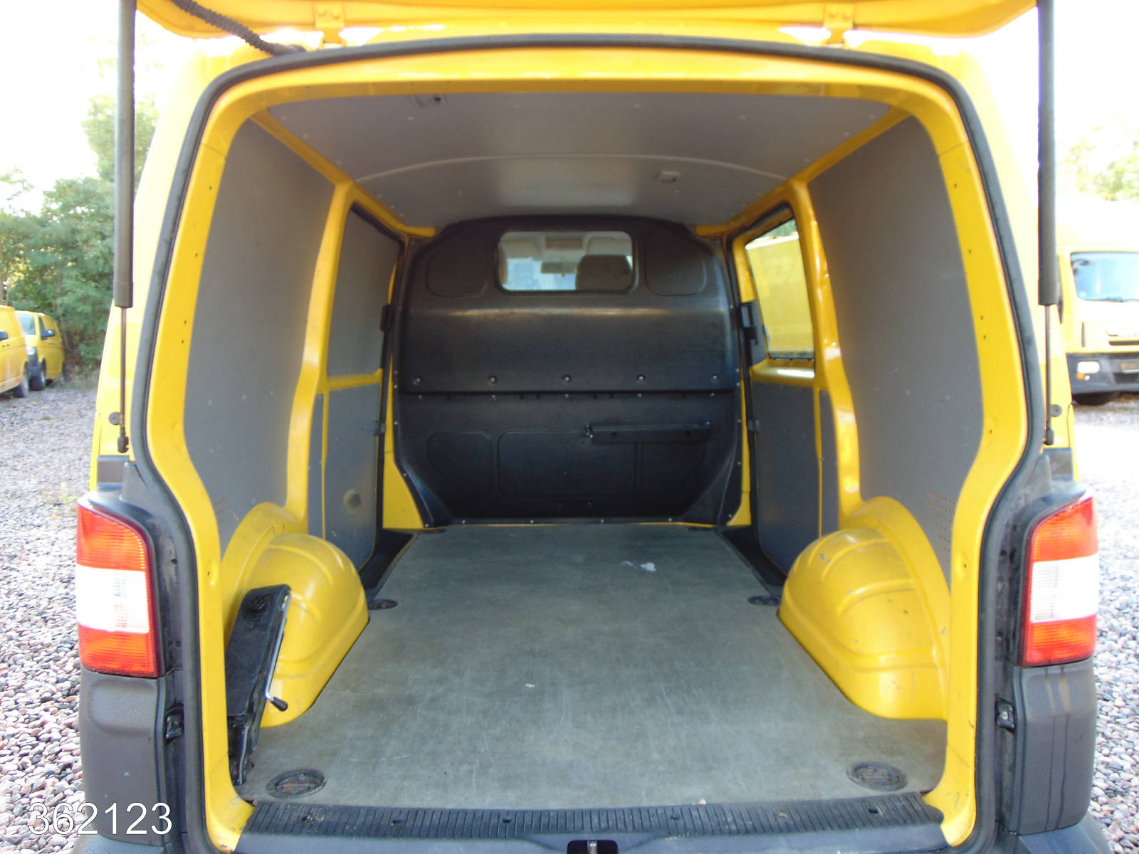 VW T5 Transporter 2.0 TDI 2x Schiebetür-3 Sitzer, Interne Nummer: 362123 Bild Nr. 8